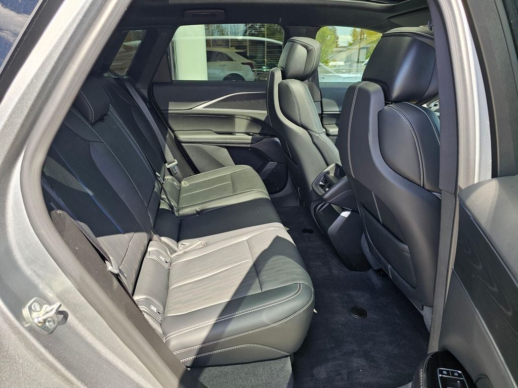 2025 Cadillac LYRIQ Sport
