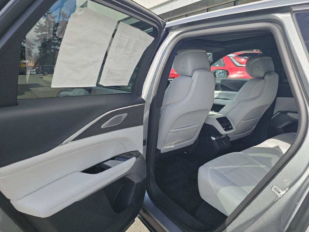 2024 Cadillac LYRIQ Sport