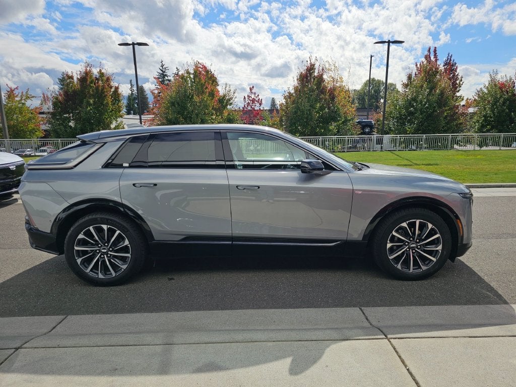 2024 Cadillac LYRIQ Sport