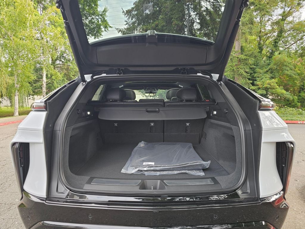 2027 Cadillac LYRIQ Signature Sport