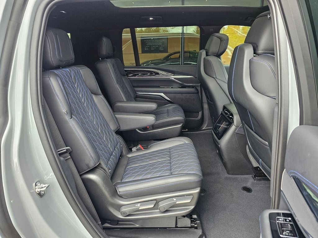 2026 Cadillac ESCALADE IQL Luxury
