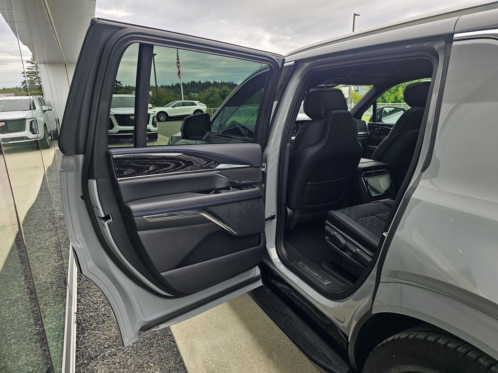 2026 Cadillac ESCALADE IQL Luxury