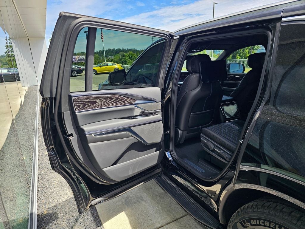 2026 Cadillac ESCALADE IQL Luxury