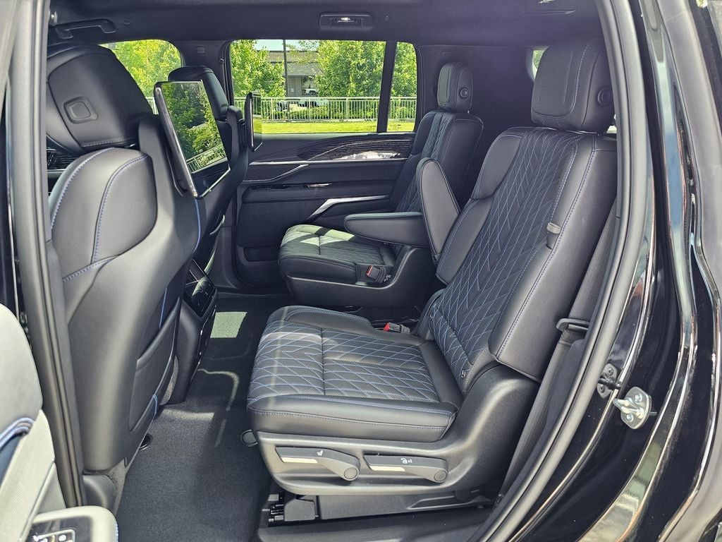 2026 Cadillac ESCALADE IQL Luxury