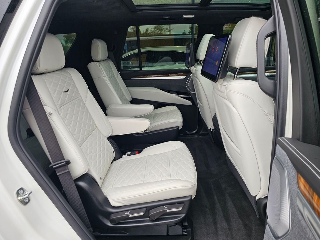 2025 Cadillac Escalade Sport Platinum