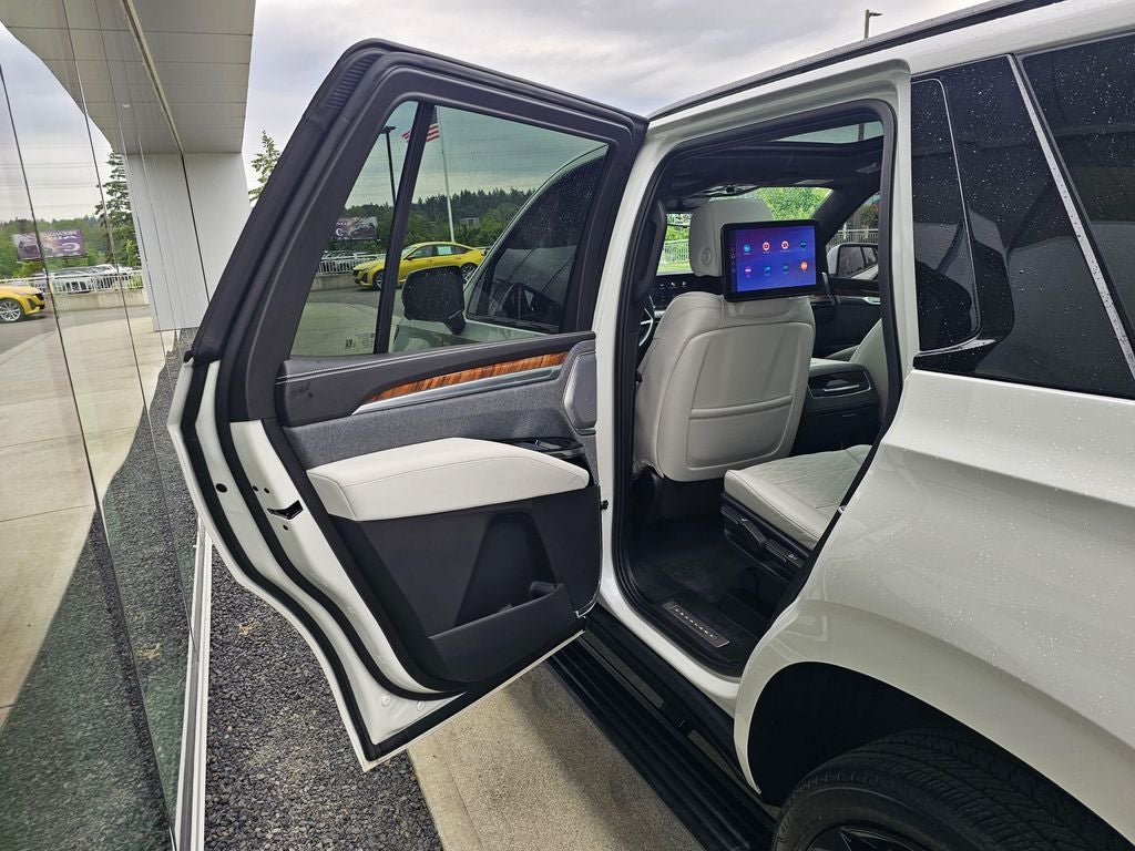 2025 Cadillac Escalade Sport Platinum