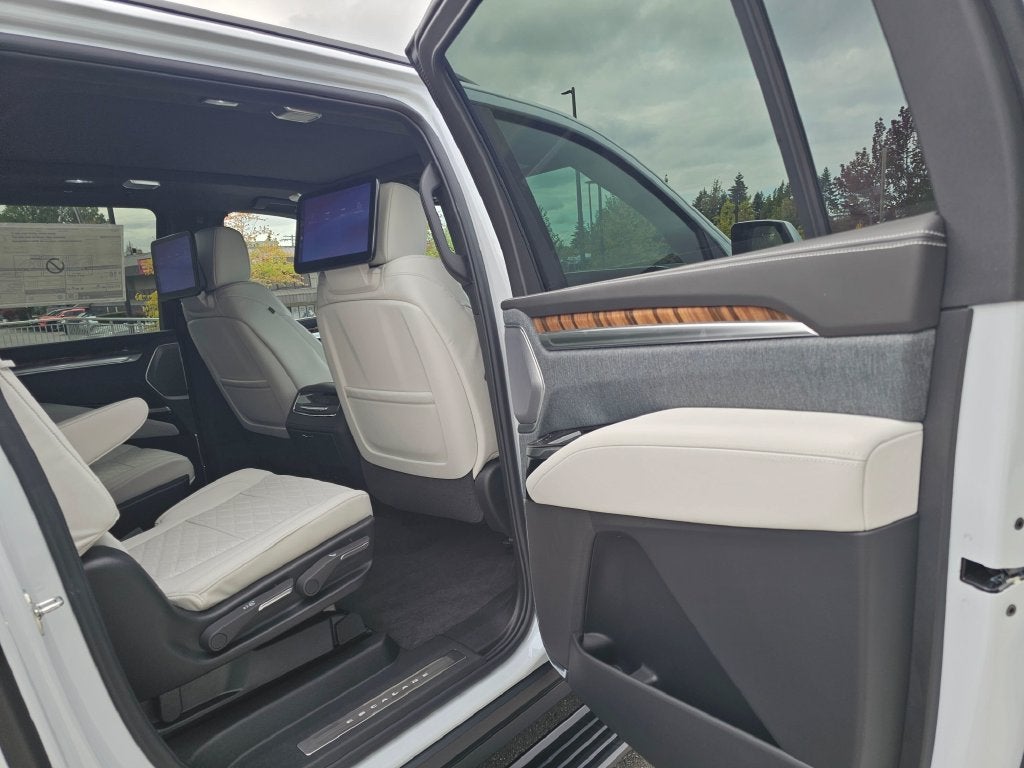 2026 Cadillac Escalade ESV Platinum Edition