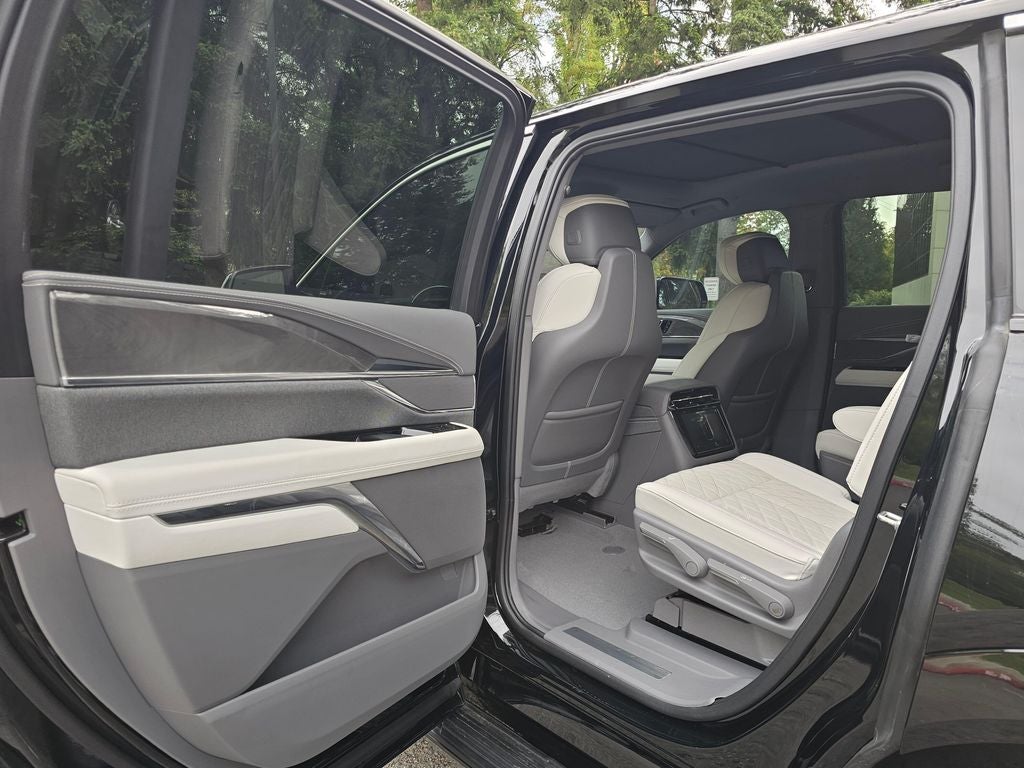 2026 Cadillac ESCALADE IQ Luxury