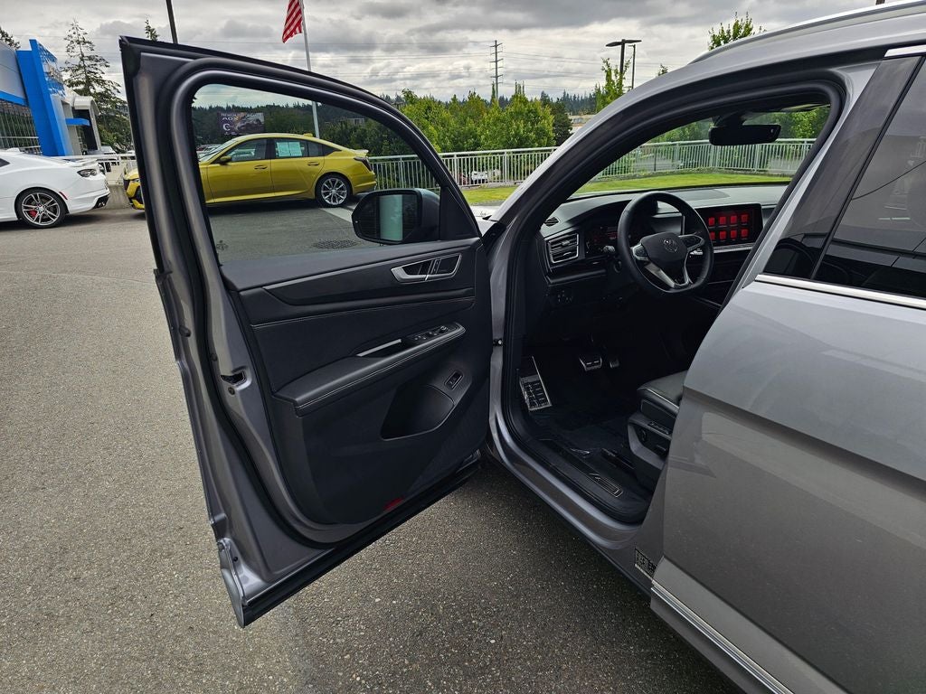 2024 Volkswagen Atlas Cross Sport 2.0T SEL Premium R-Line