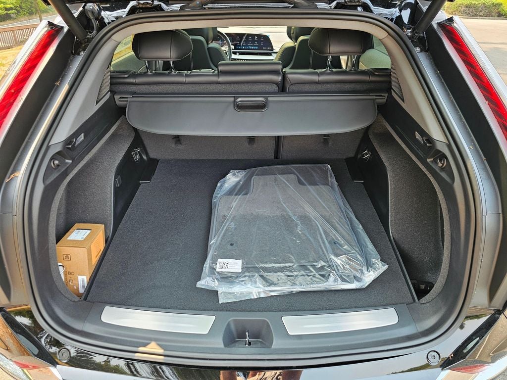 2026 Cadillac OPTIQ Premium Luxury - Photo 13