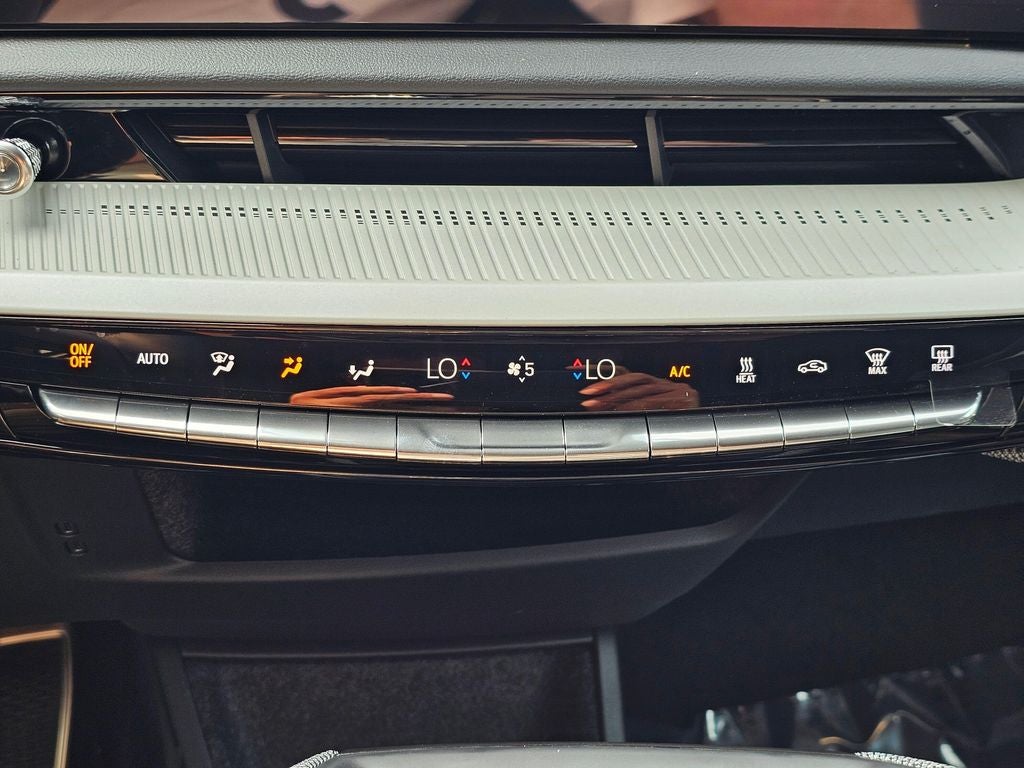 2026 Cadillac OPTIQ Premium Luxury - Photo 31
